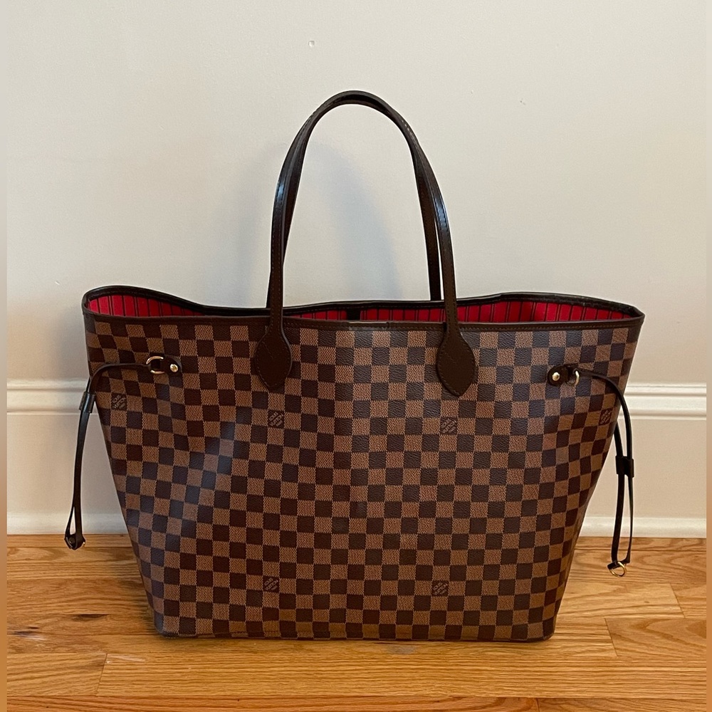 Louis Vuitton neverfull bag